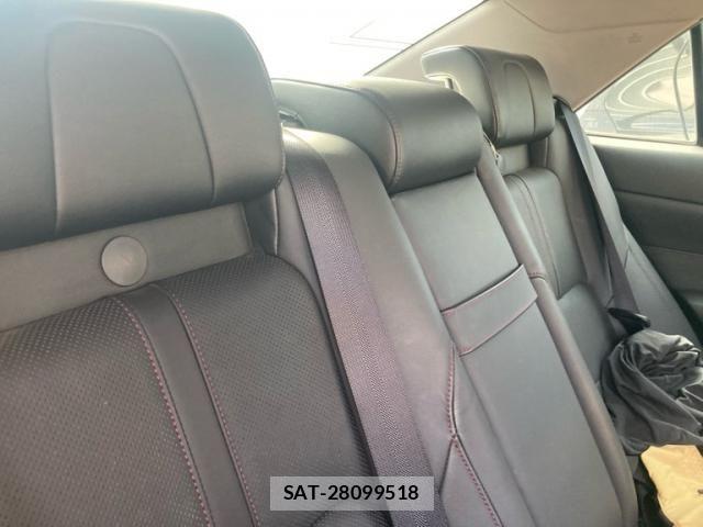 Toyota CROWN SEDAN 2017-11 8658578-10