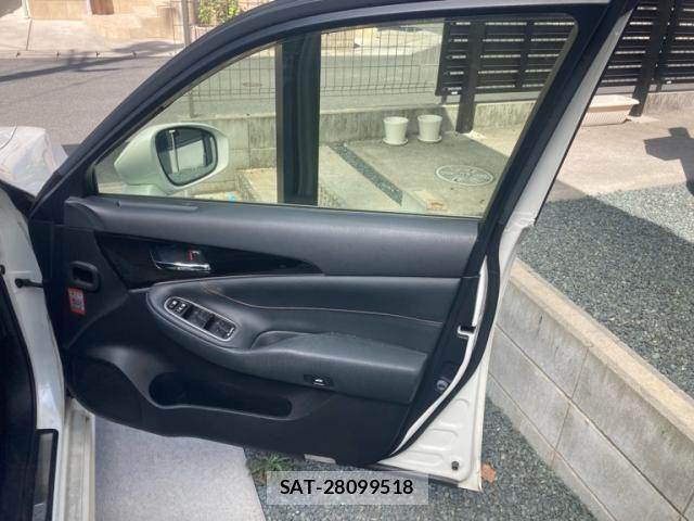 Toyota CROWN SEDAN 2017-11 8658578-13