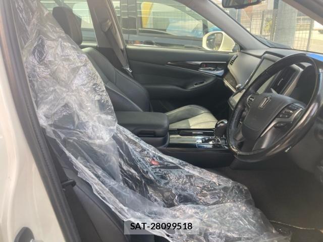 Toyota CROWN SEDAN 2017-11 8658578-14