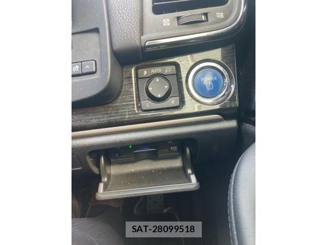 Toyota CROWN SEDAN 2017-11 8658578-19