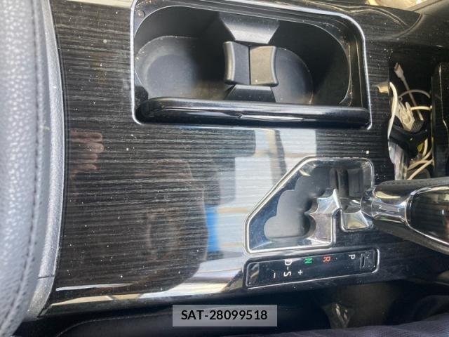Toyota CROWN SEDAN 2017-11 8658578-23