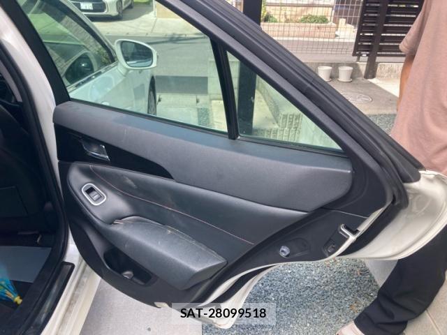 Toyota CROWN SEDAN 2017-11 8658578-8