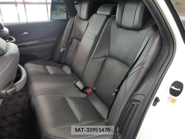 Toyota CROWN SEDAN 2025-06 8658558-17
