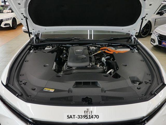 Toyota CROWN SEDAN 2025-06 8658558-19