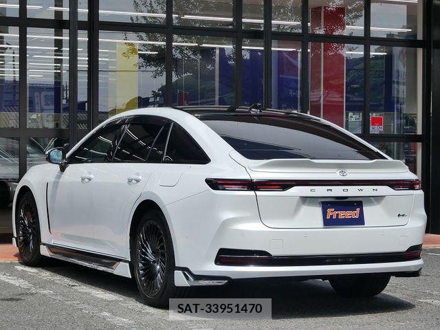 Toyota CROWN SEDAN 2025-06 8658558-5