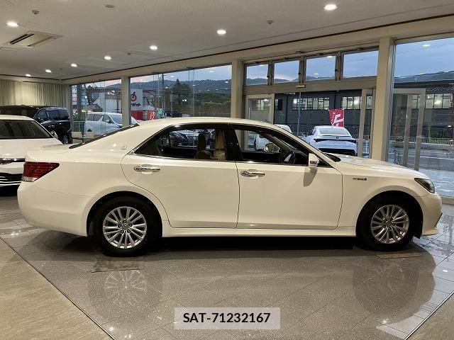Toyota CROWN SEDAN 2016-03 8658574-14