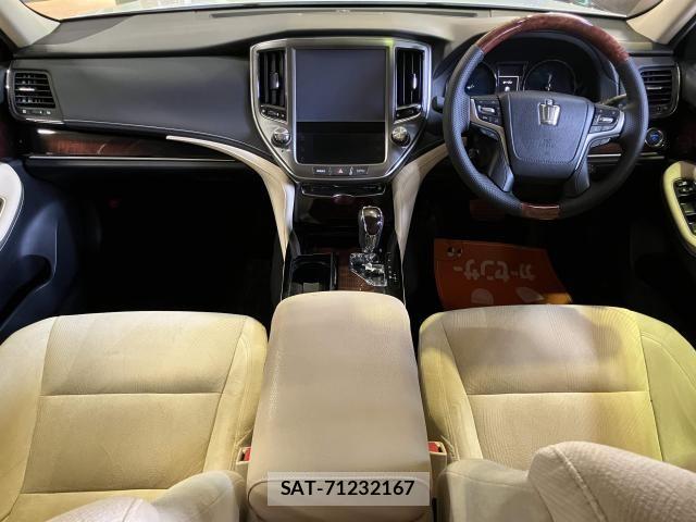 Toyota CROWN SEDAN 2016-03 8658574-1