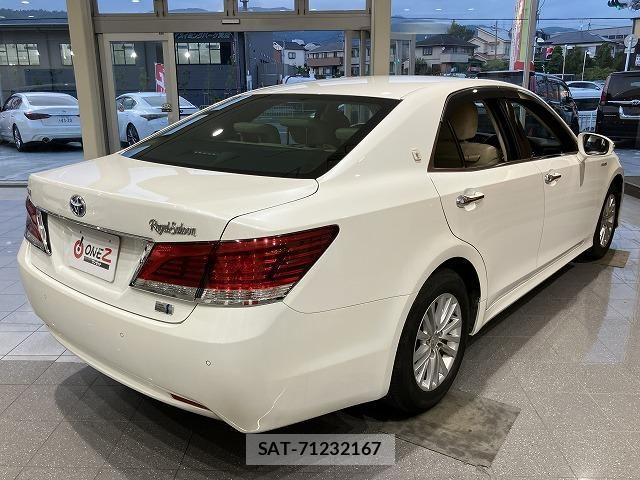 Toyota CROWN SEDAN 2016-03 8658574-2
