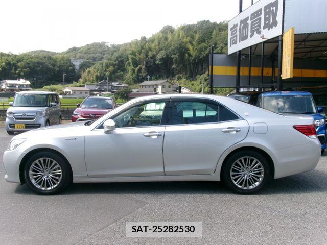 Toyota CROWN SEDAN 2015-05 8666004-11