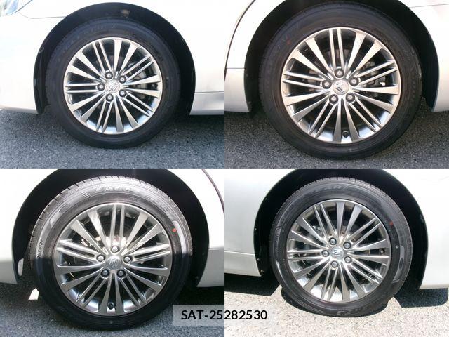 Toyota CROWN SEDAN 2015-05 8666004-12