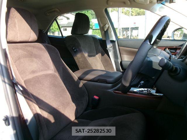 Toyota CROWN SEDAN 2015-05 8666004-26