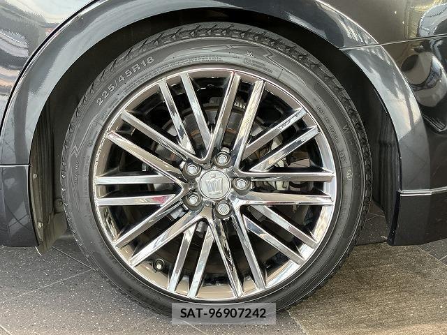 Toyota CROWN SEDAN 2013-08 8658567-11
