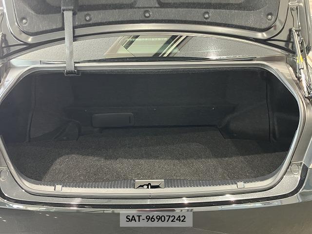 Toyota CROWN SEDAN 2013-08 8658567-17