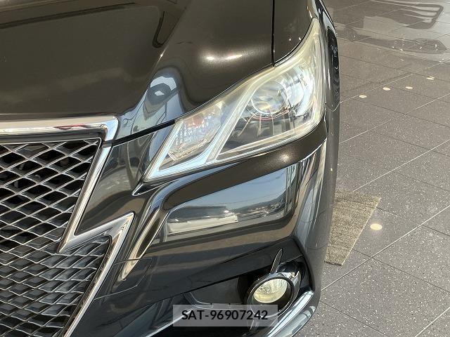 Toyota CROWN SEDAN 2013-08 8658567-26