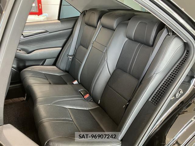 Toyota CROWN SEDAN 2013-08 8658567-29
