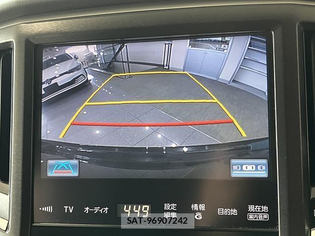 Toyota CROWN SEDAN 2013-08 8658567-3