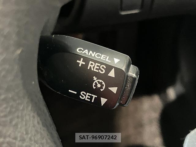 Toyota CROWN SEDAN 2013-08 8658567-5