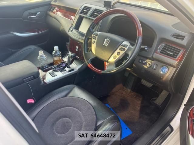 Toyota CROWN SEDAN 2011-11 8658583-13