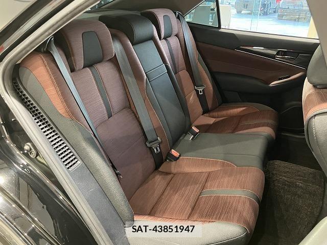 Toyota CROWN SEDAN 2013-02 8658569-10