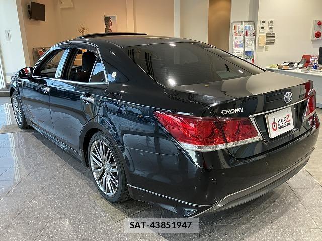 Toyota CROWN SEDAN 2013-02 8658569-19