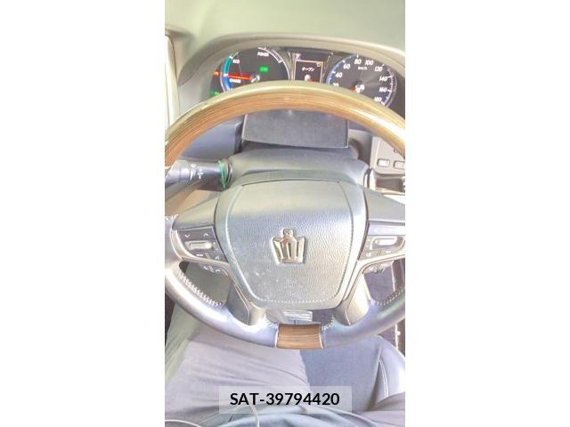 Toyota CROWN SEDAN 2017-11 8658579-11