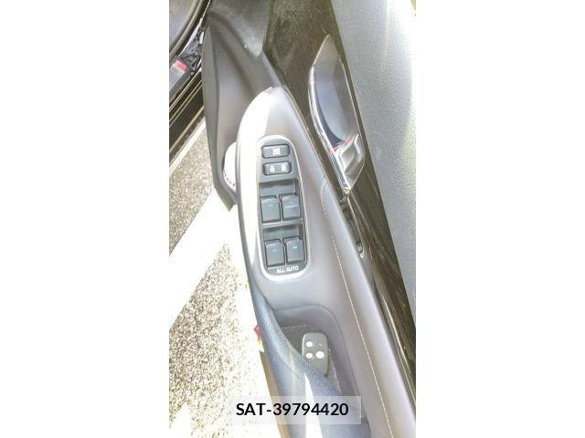 Toyota CROWN SEDAN 2017-11 8658579-12