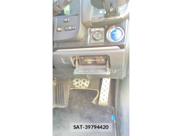 Toyota CROWN SEDAN 2017-11 8658579-14