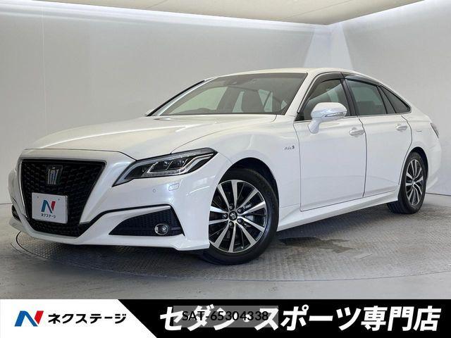 Toyota CROWN SEDAN 2018-06 8665997-0