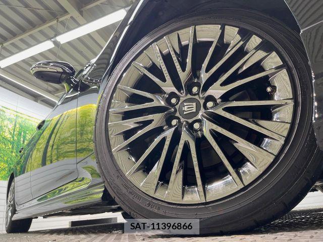 Toyota CROWN SEDAN 2018-12 8665994-14
