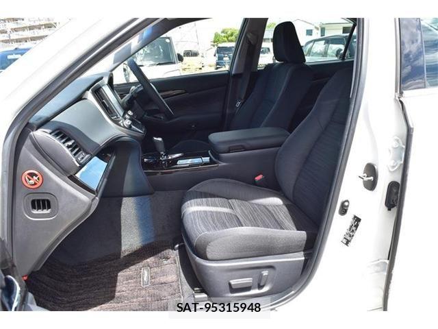 Toyota CROWN SEDAN 2016-03 8658575-27