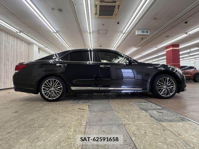 Toyota CROWN SEDAN 2013-08 8658573-16
