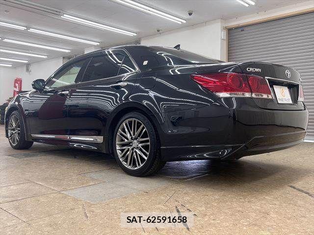 Toyota CROWN SEDAN 2013-08 8658573-19
