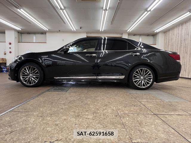Toyota CROWN SEDAN 2013-08 8658573-20