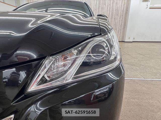 Toyota CROWN SEDAN 2013-08 8658573-21