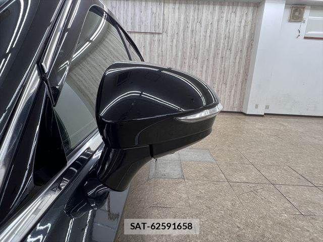 Toyota CROWN SEDAN 2013-08 8658573-25