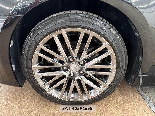 Toyota CROWN SEDAN 2013-08 8658573-29