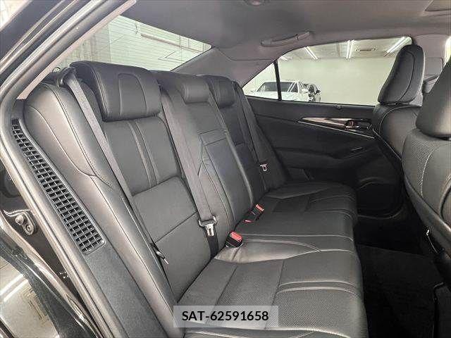 Toyota CROWN SEDAN 2013-08 8658573-8
