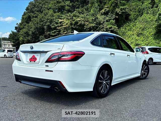 Toyota CROWN SEDAN 2019-11 8658564-2