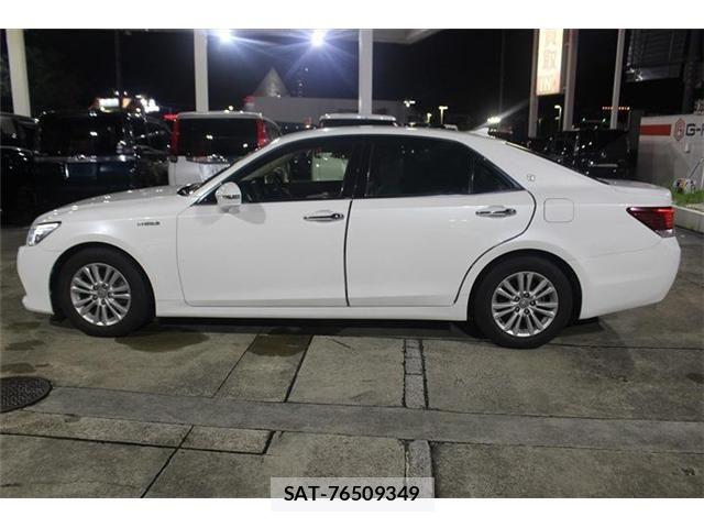 Toyota CROWN SEDAN 2013-10 8658580-9