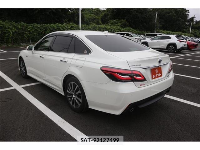 Toyota CROWN SEDAN 2018-06 8658568-11