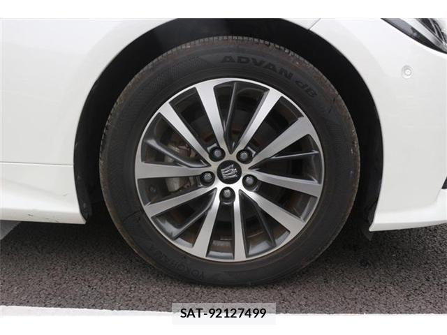 Toyota CROWN SEDAN 2018-06 8658568-15