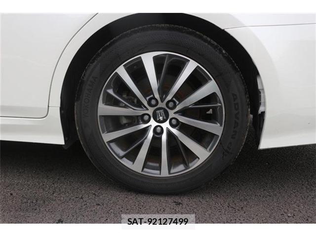 Toyota CROWN SEDAN 2018-06 8658568-17