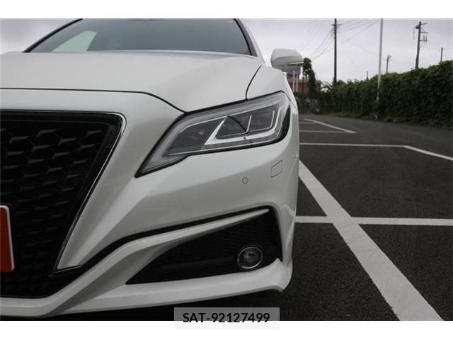 Toyota CROWN SEDAN 2018-06 8658568-27