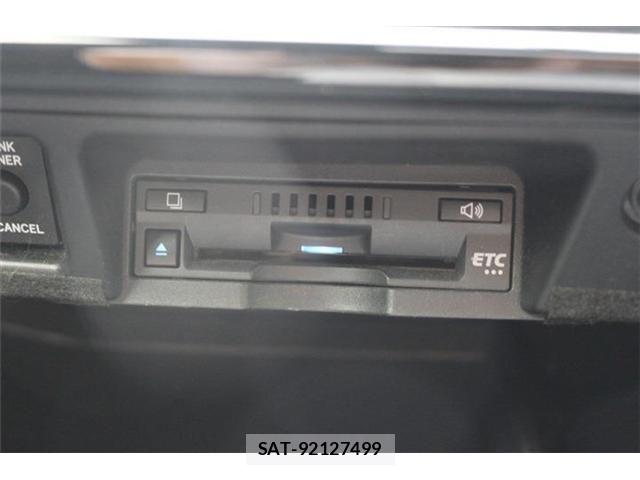 Toyota CROWN SEDAN 2018-06 8658568-6