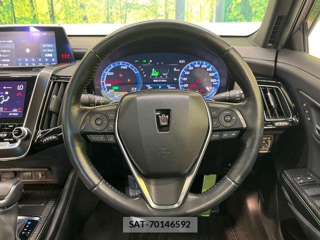 Toyota CROWN SEDAN 2018-08 8665996-10