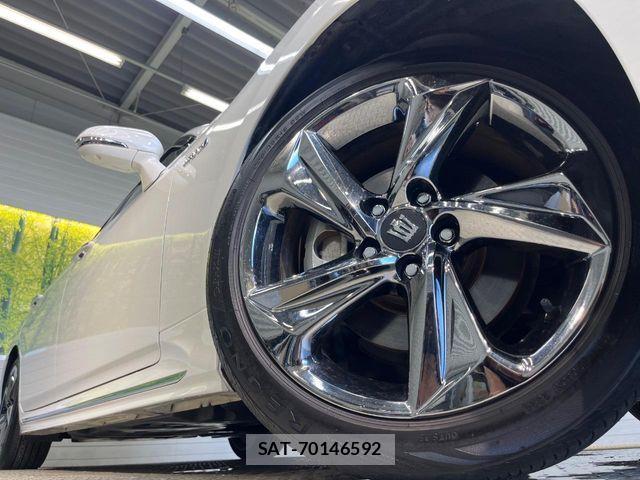 Toyota CROWN SEDAN 2018-08 8665996-12