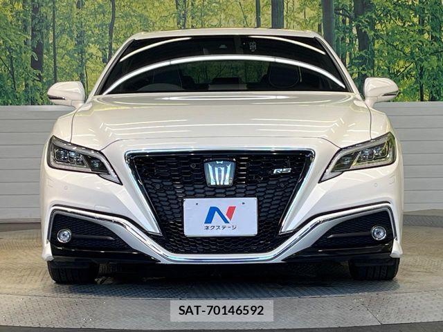 Toyota CROWN SEDAN 2018-08 8665996-13