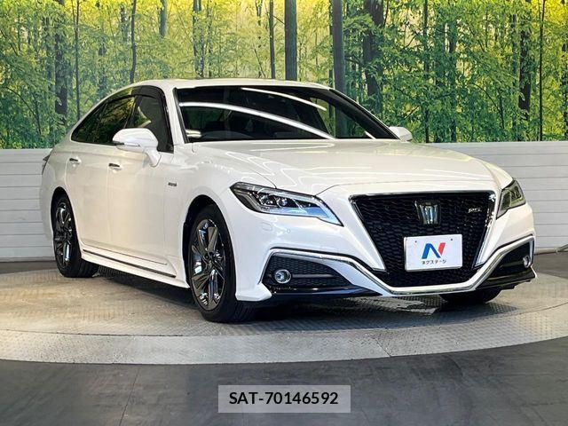 Toyota CROWN SEDAN 2018-08 8665996-15