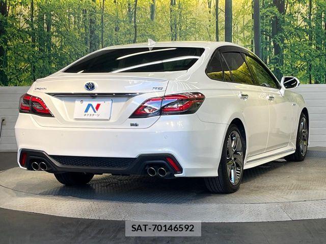 Toyota CROWN SEDAN 2018-08 8665996-16