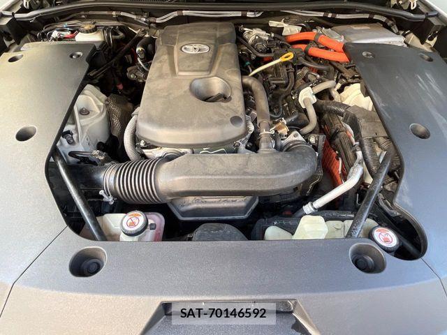 Toyota CROWN SEDAN 2018-08 8665996-17